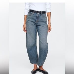 Gap barrel jeans, size 28R, medium wash. Like new.